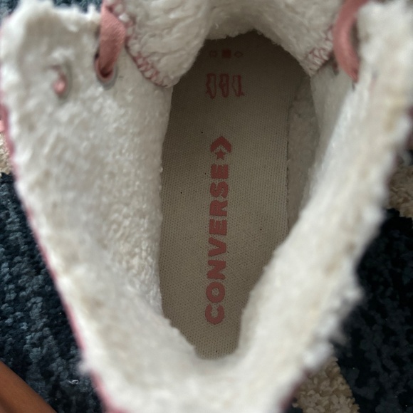 Converse Chuck Taylor Lift Hi Leather Sneakers with Borg Lining in Pink - Picture 3 of 4